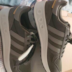 Adidas Men's Olive   Sneakers